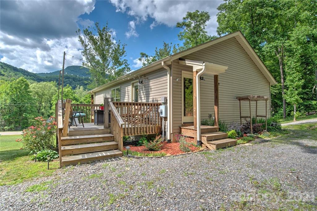 993 Bee Tree Road Swannanoa, NC 28778 - Photo 30 of 35 Gallery Image 30