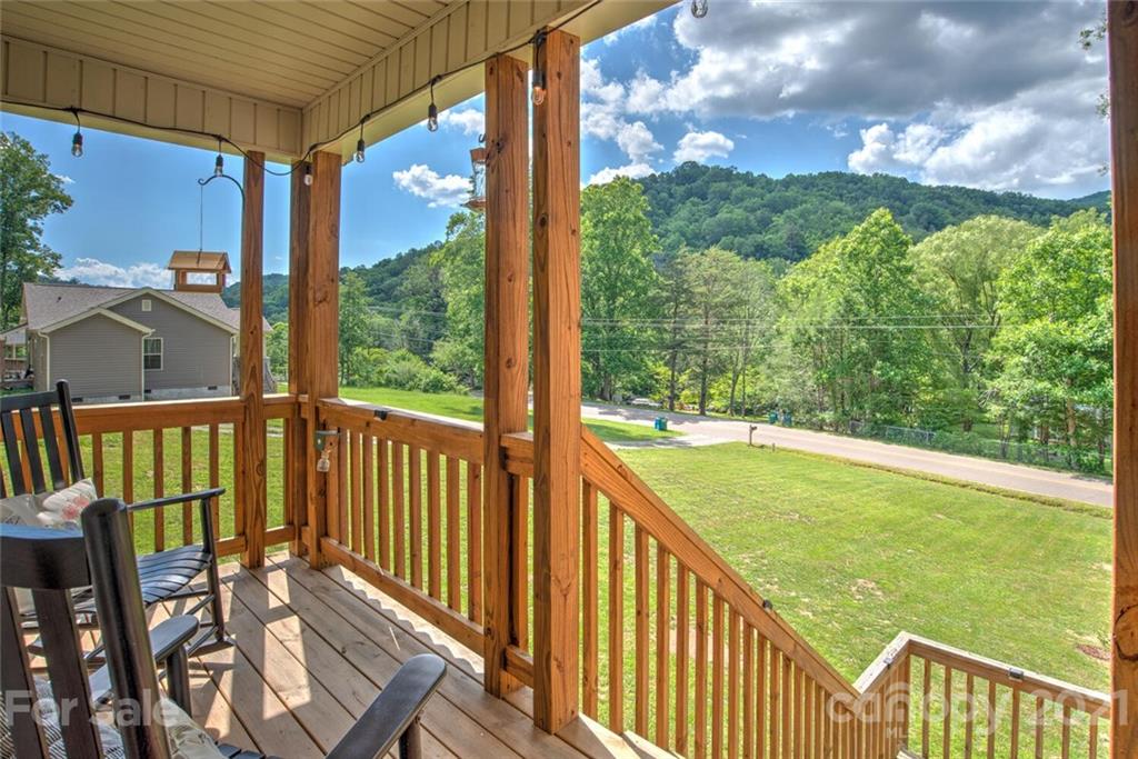 993 Bee Tree Road Swannanoa, NC 28778 - Photo 4 of 35 Gallery Image 4