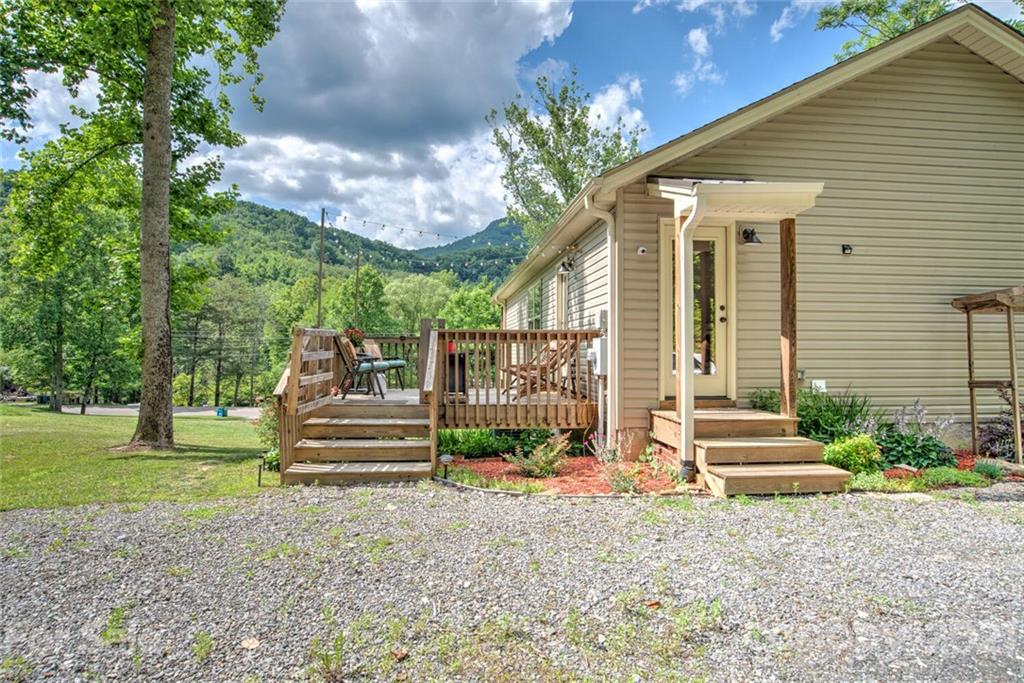 993 Bee Tree Road Swannanoa, NC 28778 - Photo 32 of 35 Gallery Image 32