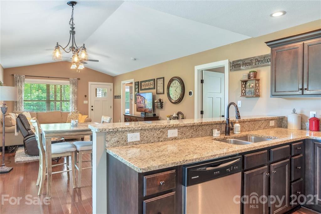 993 Bee Tree Road Swannanoa, NC 28778 - Photo 9 of 35 Gallery Image 9