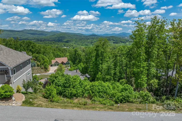 $115,000 | Lot R4 Curtain Bluff, Hendersonville, NC 28791