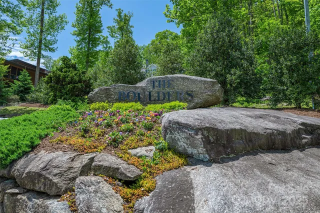 $115,000 | Lot R4 Curtain Bluff, Hendersonville, NC 28791