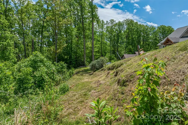 $115,000 | Lot R4 Curtain Bluff, Hendersonville, NC 28791