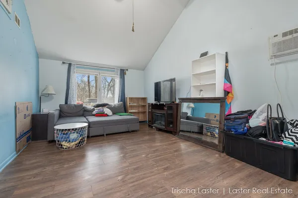 $195,000 | 13000 Pine Lake Road, Plainwell, MI 49080