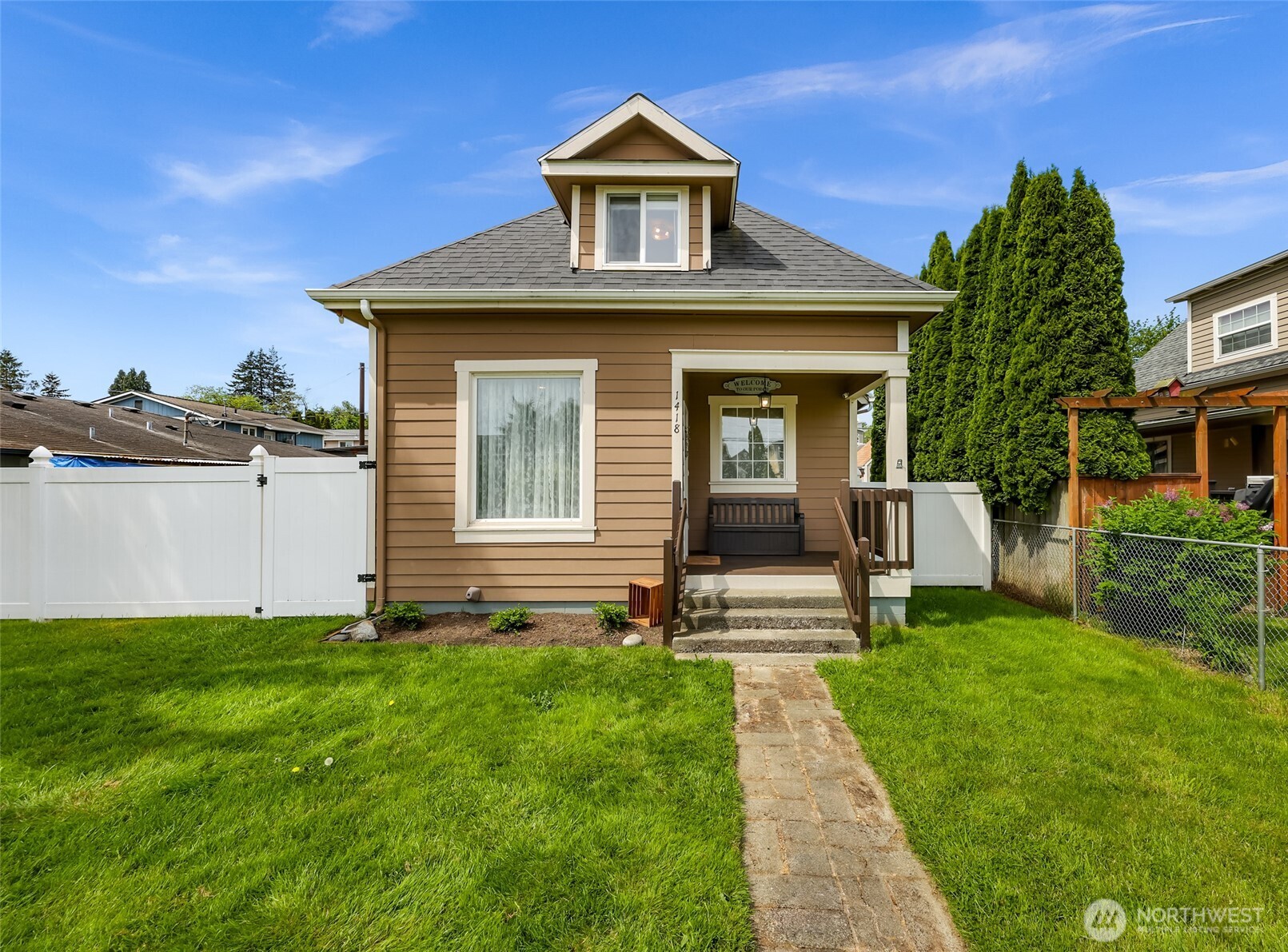 1418 Maple Street Everett, WA 98201 - Photo 1 of 36