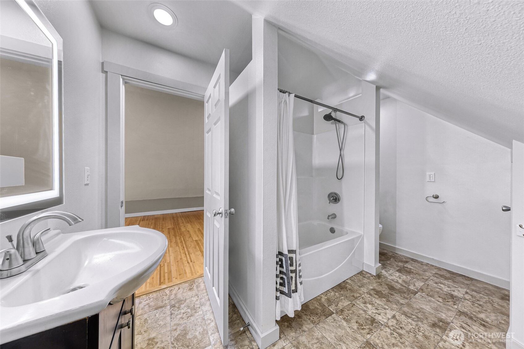1418 Maple Street Everett, WA 98201 - Photo 24 of 36