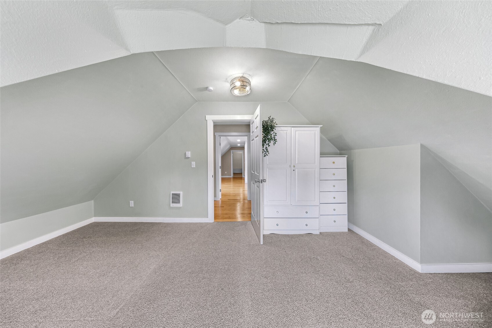 1418 Maple Street Everett, WA 98201 - Photo 29 of 36