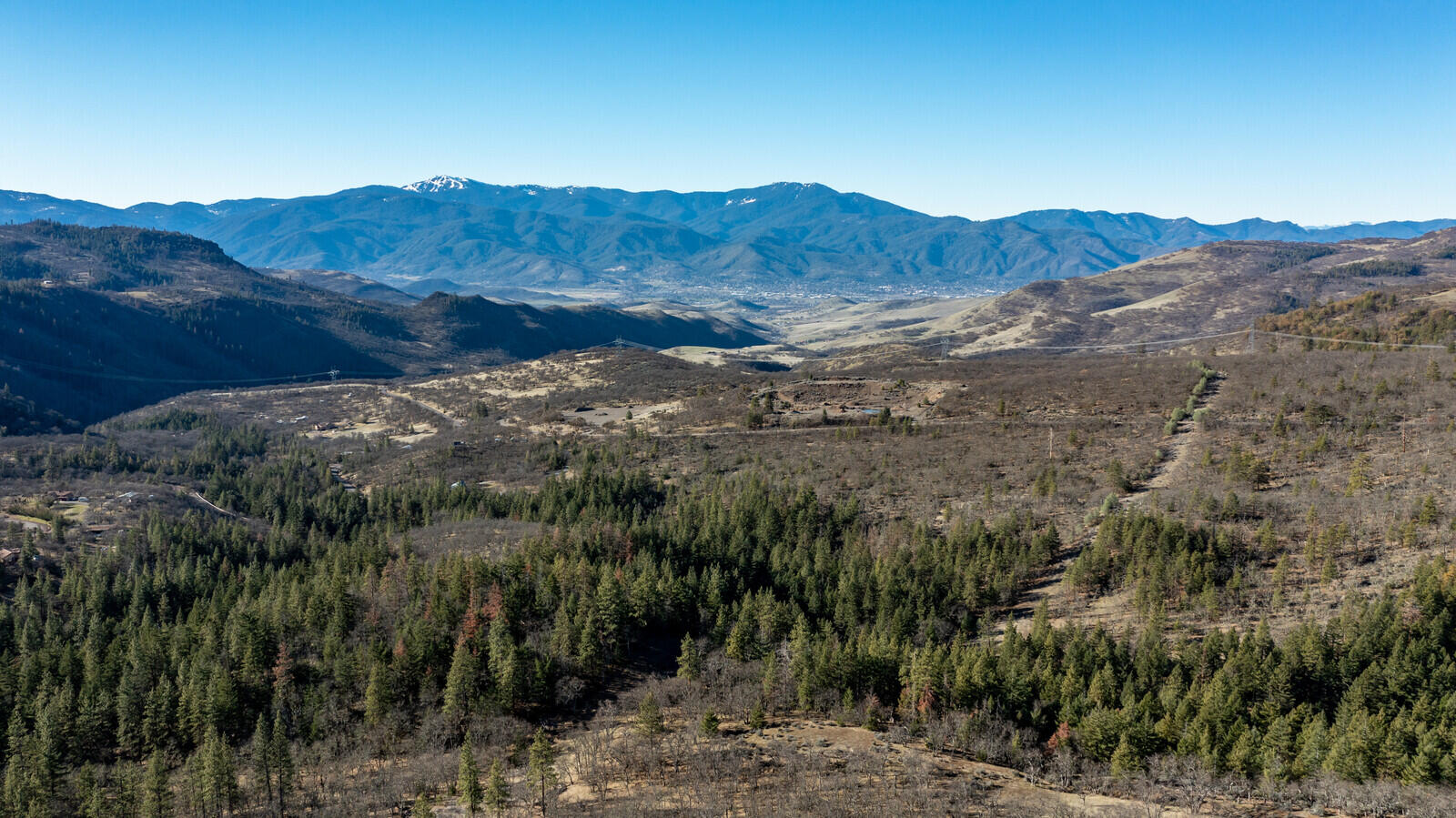 8317 Dead Indian Memorial Road Ashland, OR 97520 - Photo 33 of 37 a view of mountains and valleys