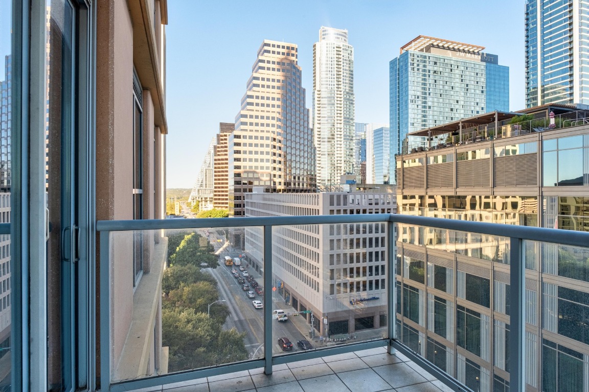 98 San Jacinto Boulevard, Unit 904 Austin, TX 78701 - Photo 1 of 30 a view of a balcony with city view