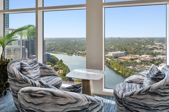 $1,195,000 | 98 San Jacinto Boulevard, Unit 904, Austin, TX 78701