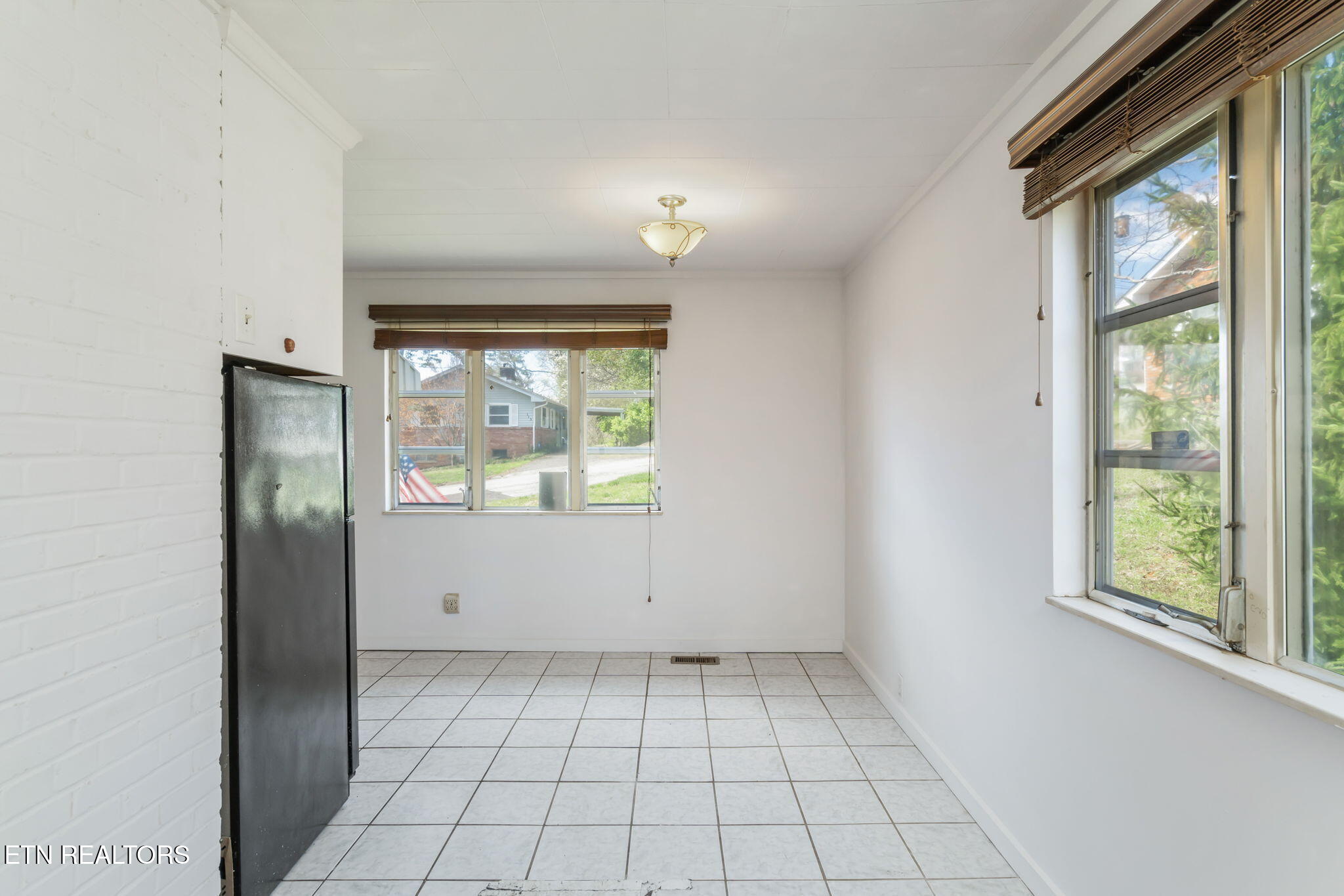 110 Tabor Road Oak Ridge, TN 37830 - Photo 14 of 30 13-web-or-mls-110 Tabor Road-10