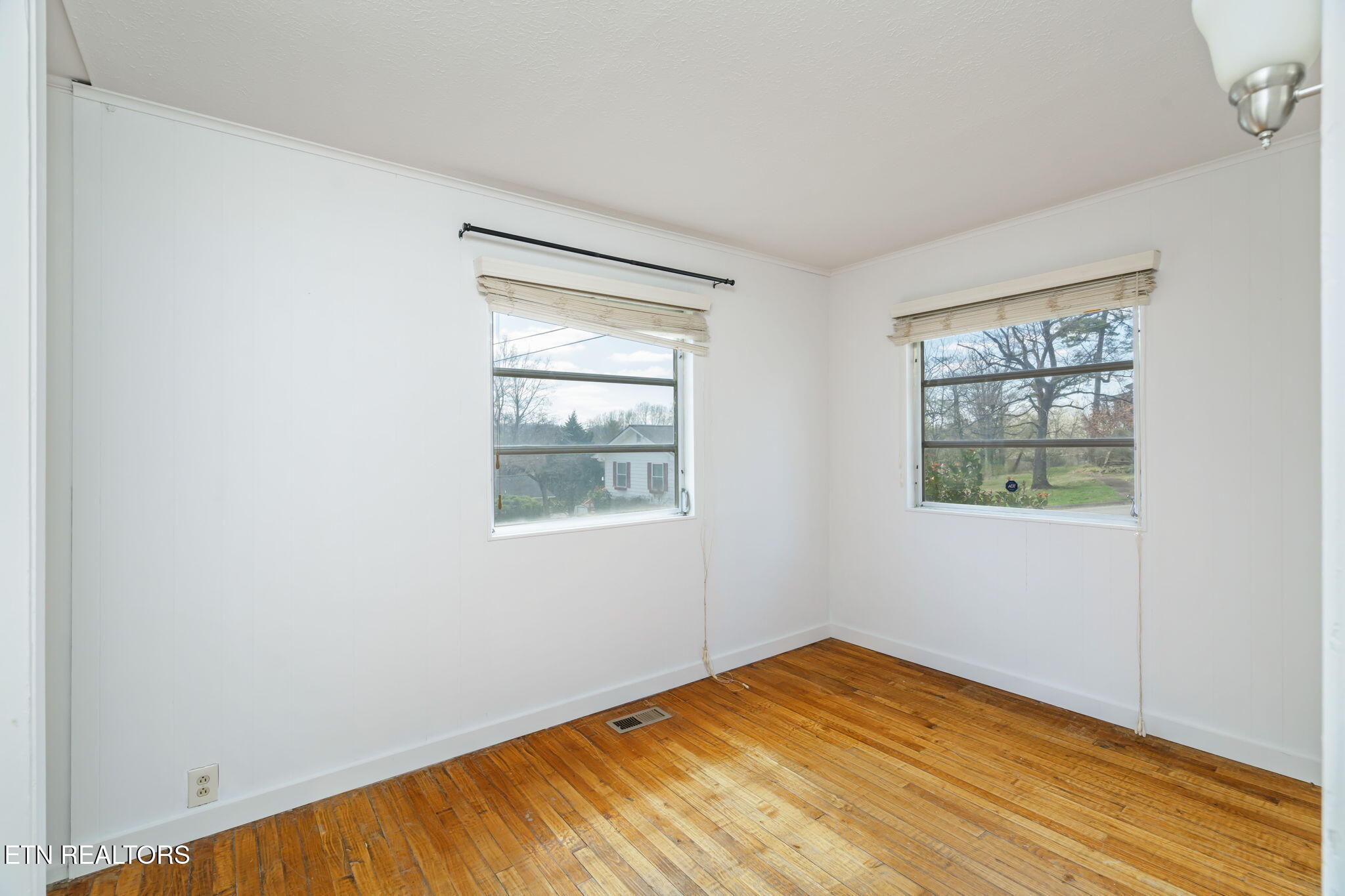 110 Tabor Road Oak Ridge, TN 37830 - Photo 17 of 30 16-web-or-mls-110 Tabor Road-17