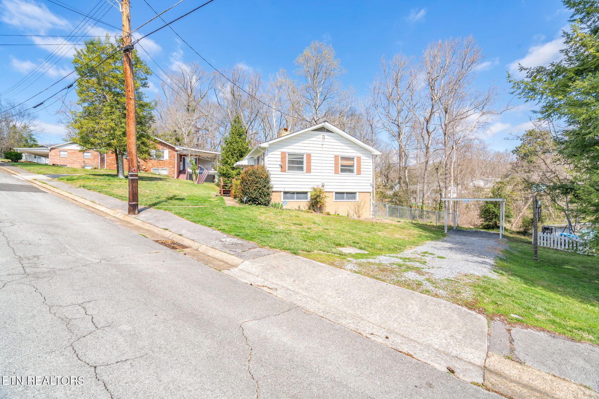 110 Tabor Road Oak Ridge, TN 37830 - Photo 5 of 30 4-web-or-mls-110 Tabor Road