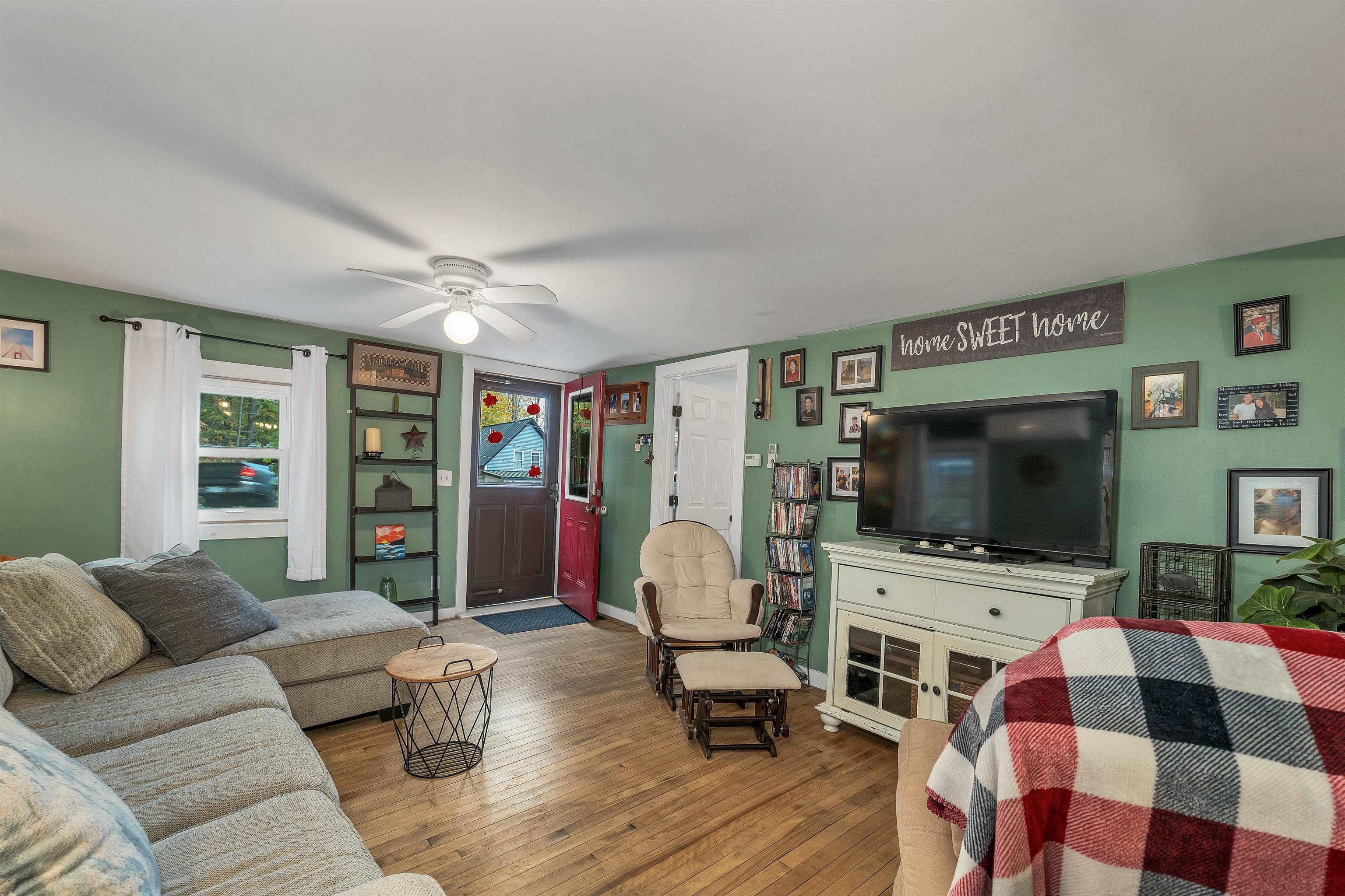 96 Clinton Street Laconia, NH 03246 - Photo 16 of 45