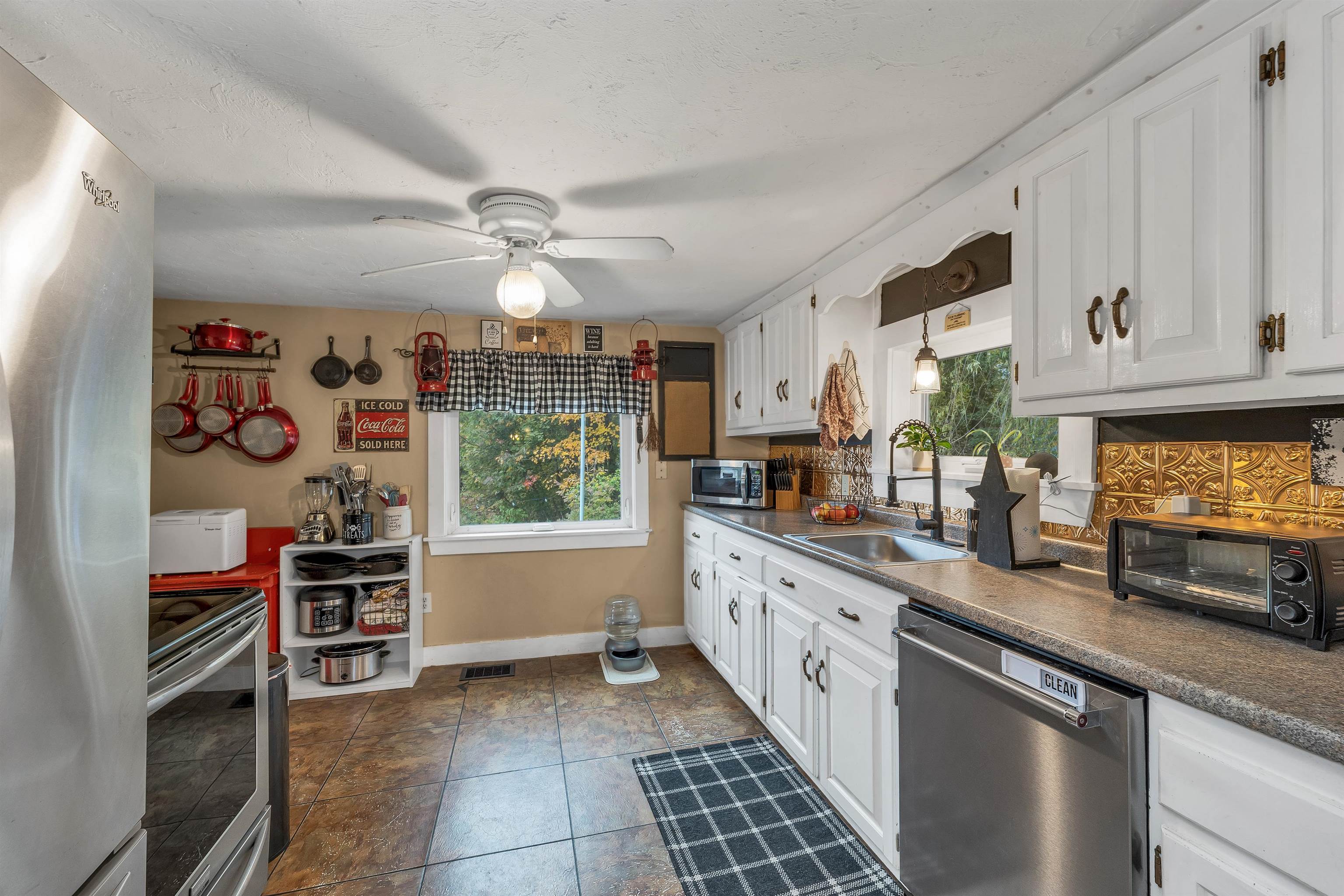 96 Clinton Street Laconia, NH 03246 - Photo 9 of 45