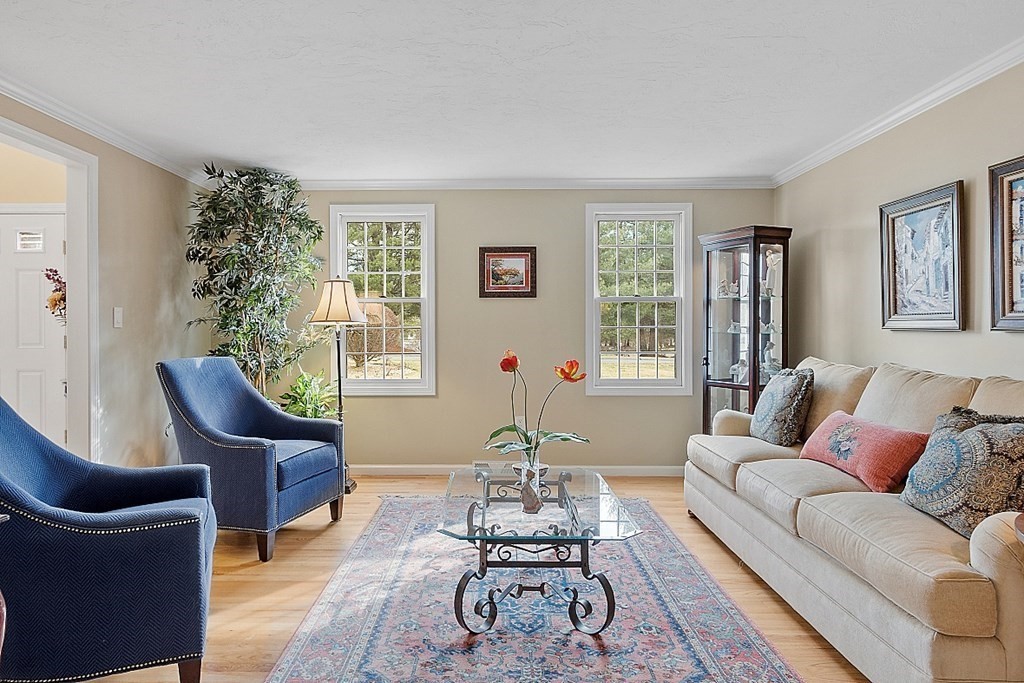 7 Westfield Road Hopkinton, MA 01748 - Photo 5 of 36 Gallery Image 5