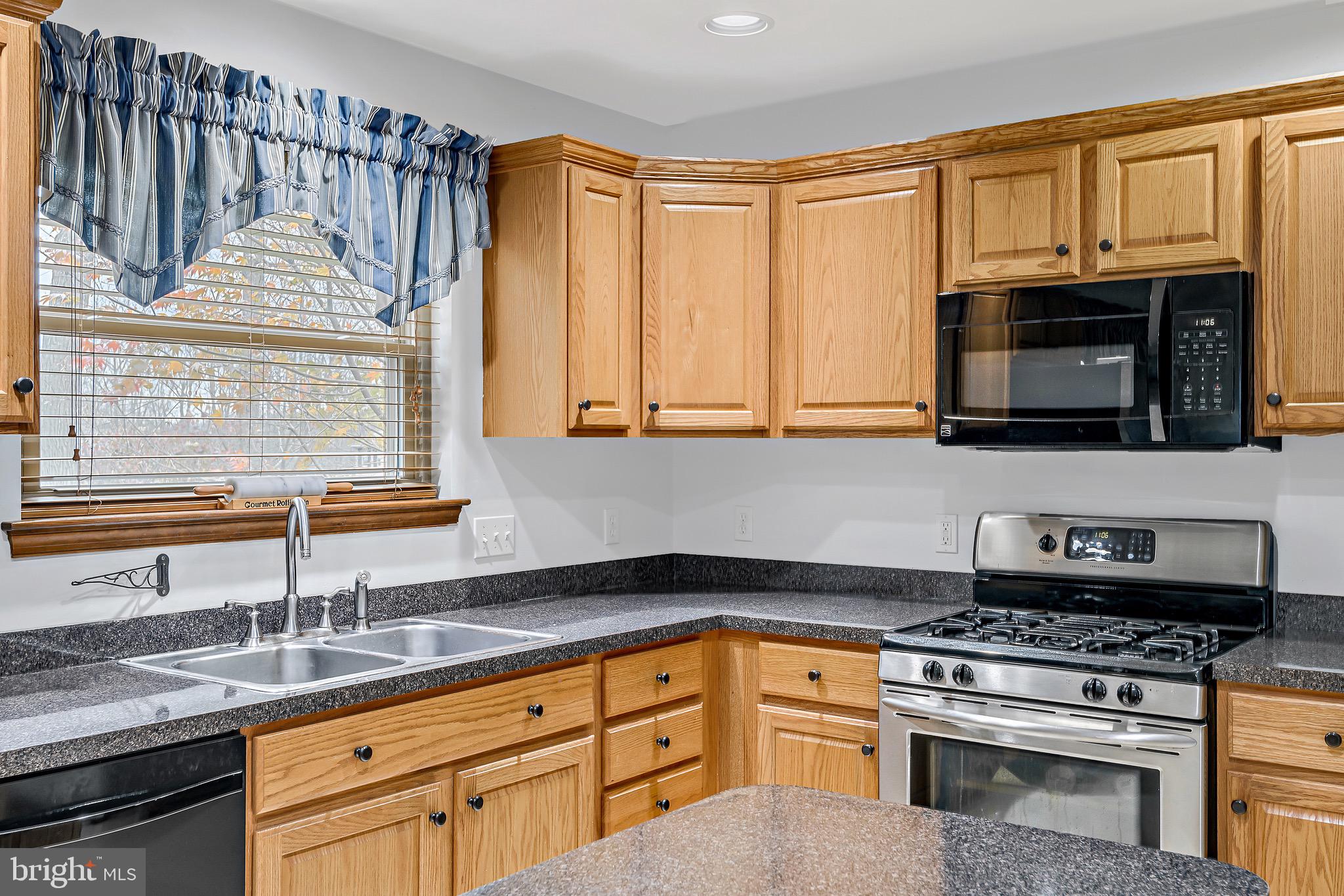 25 Forest Ridge Court Red Lion, PA 17356 - Photo 14 of 38 Kitchen