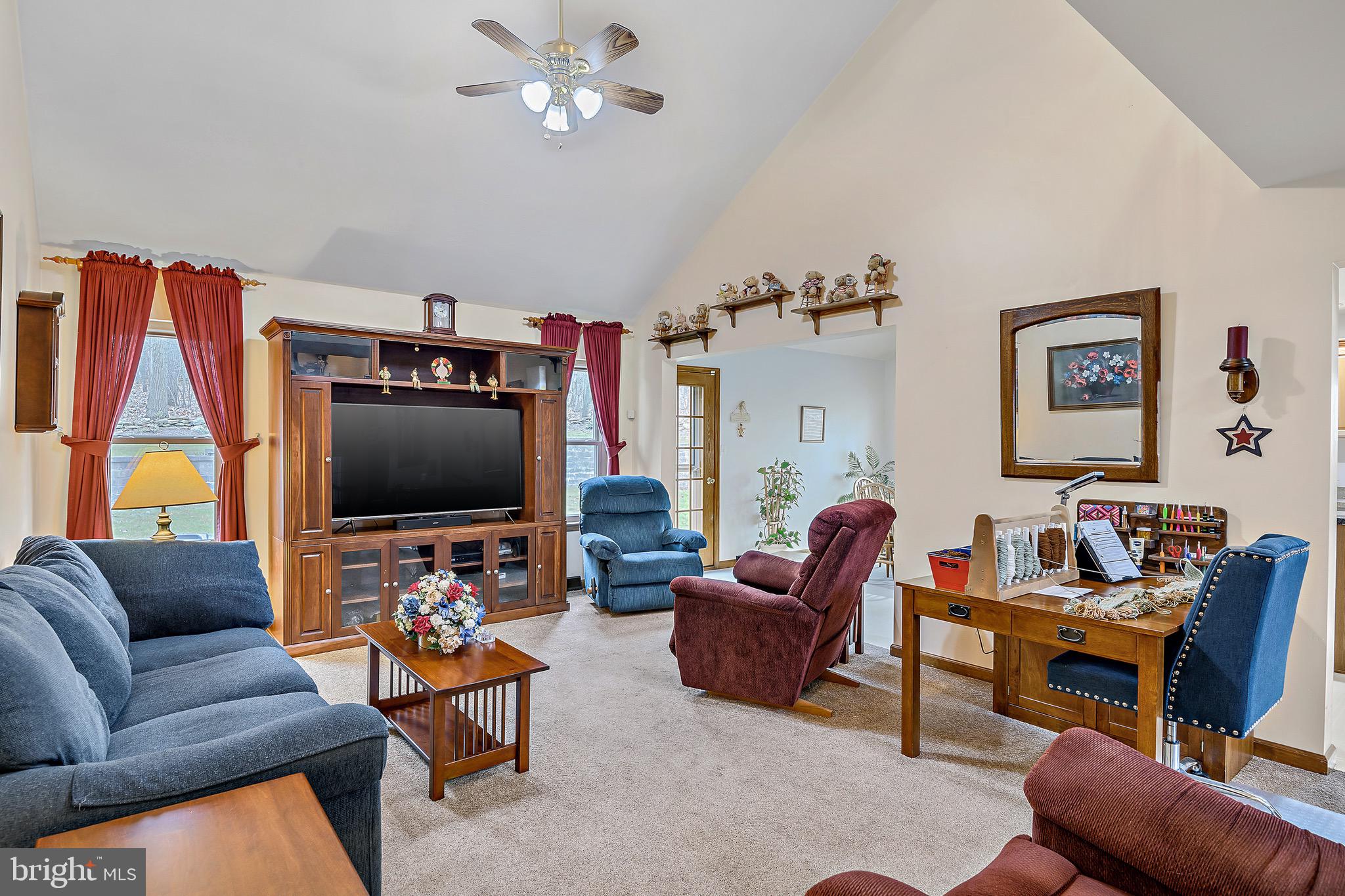 25 Forest Ridge Court Red Lion, PA 17356 - Photo 16 of 38 2-story living room