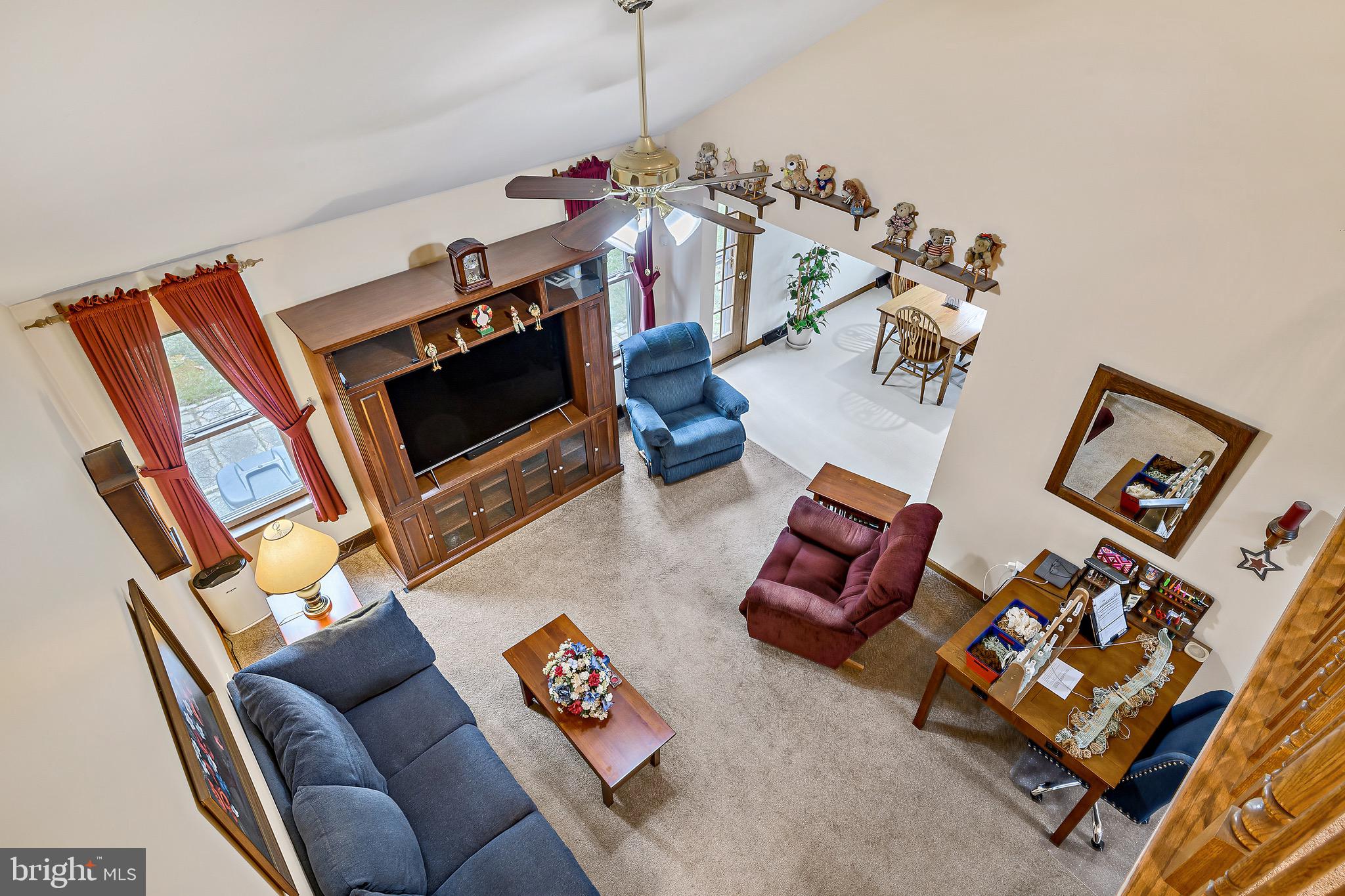 25 Forest Ridge Court Red Lion, PA 17356 - Photo 25 of 38 2-story Living Room