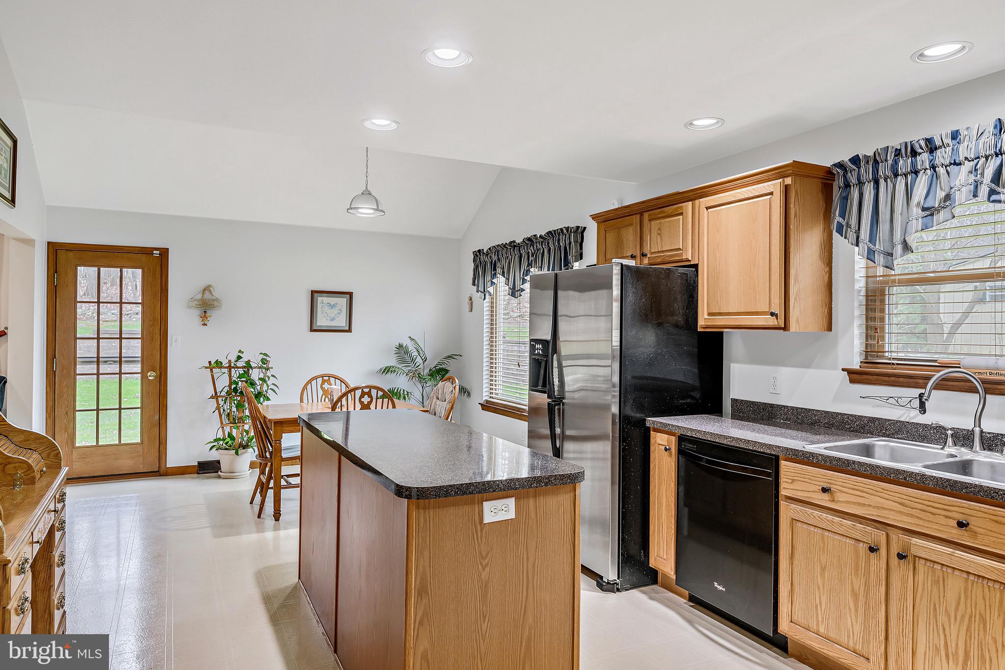 25 Forest Ridge Court Red Lion, PA 17356 - Photo 10 of 38 Kitchen