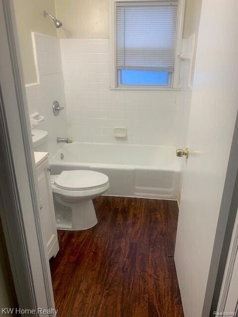9451 Camley Street Detroit, MI 48224 - Photo 5 of 10 9451 Camley Bathroom