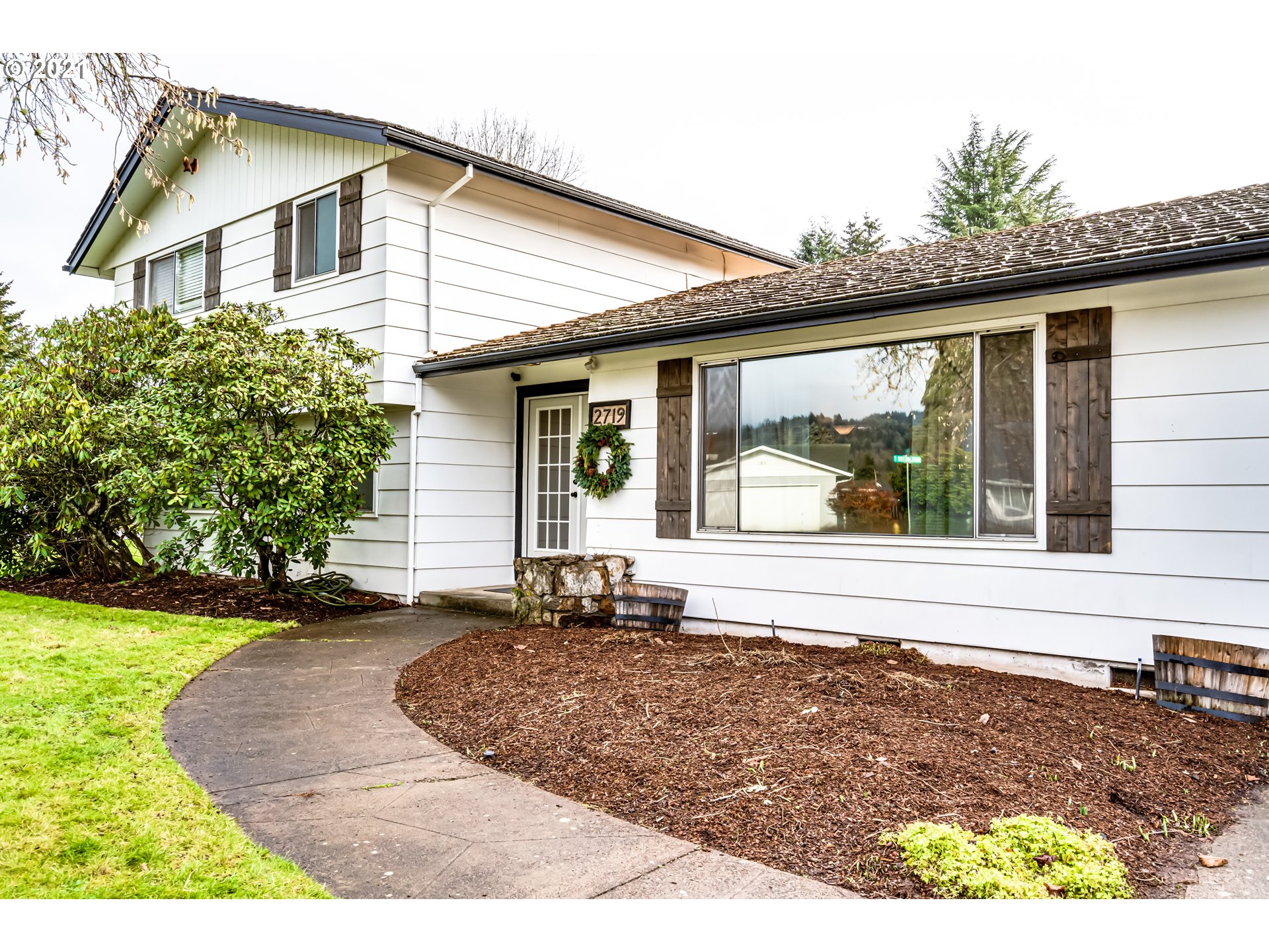 2719 Burlington Avenue Springfield, OR 97477 - Photo 3 of 31 Gallery Image 3