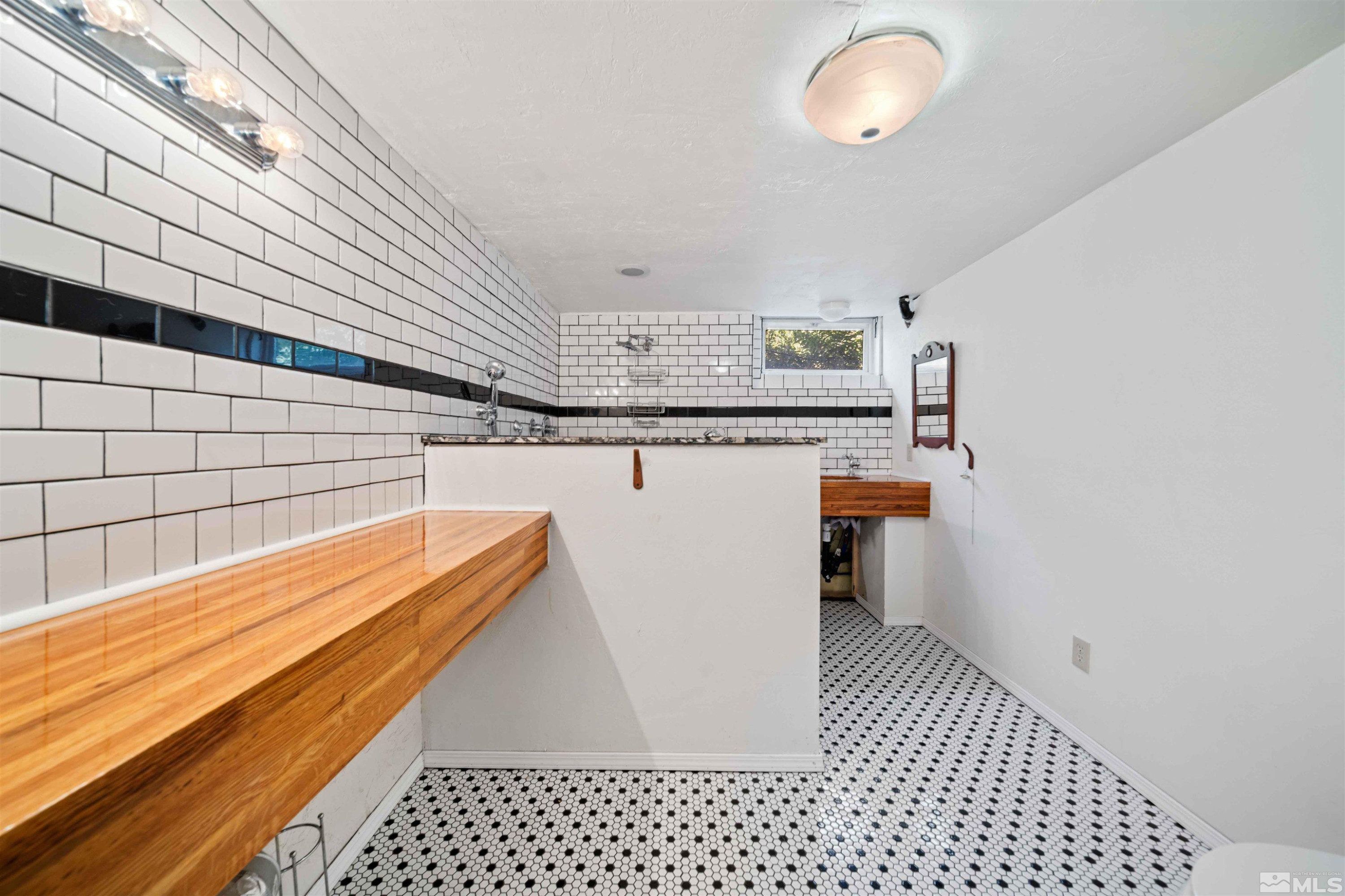 511 Cheney Street Reno, NV 89502 - Photo 14 of 31 a view of a walk in closet