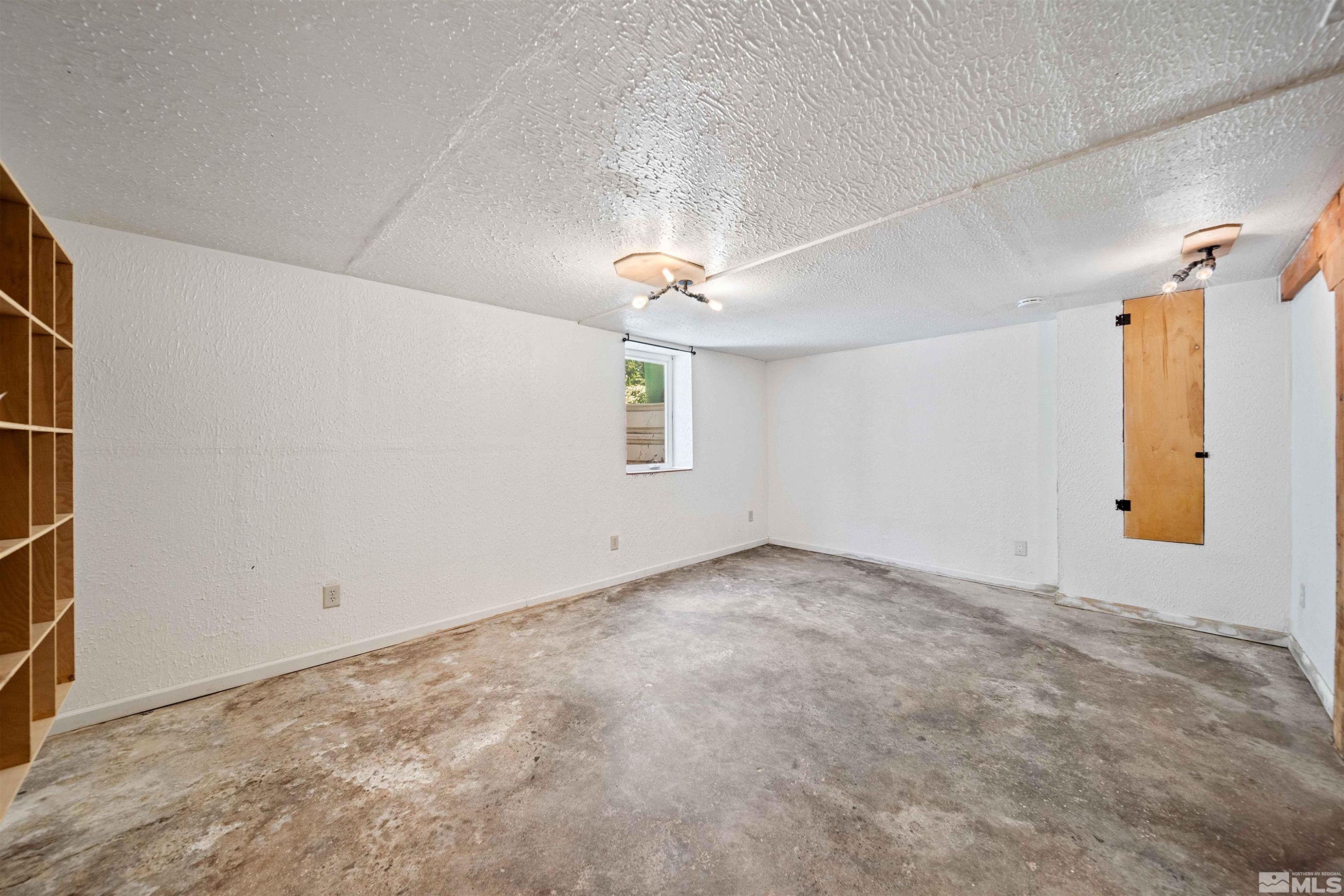511 Cheney Street Reno, NV 89502 - Photo 18 of 31 a view of a room with a ceiling fan