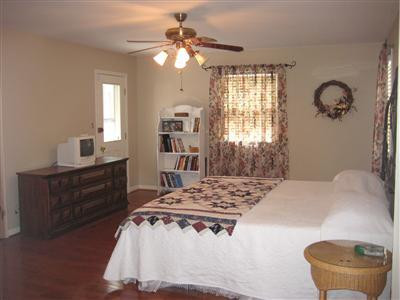 3042 Montavesta Road Lexington, KY 40502 - Photo 19 of 26 Master bedrrom with private patio area.