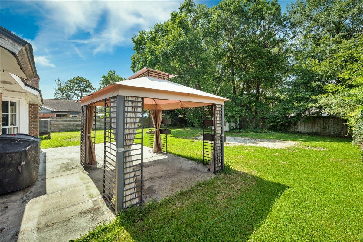 202 Longleaf Road Summerville, SC 29486 - Photo 12 of 14 20-Sara Barclay Photography LLC_0-4