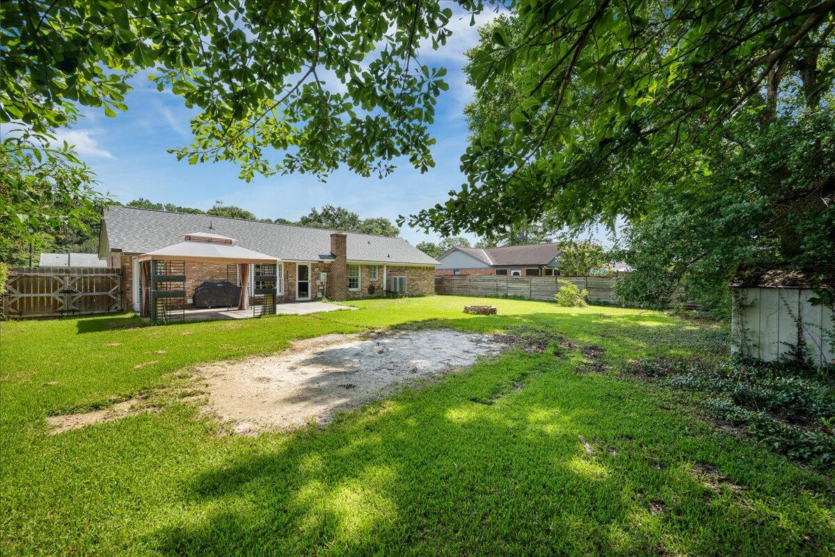 202 Longleaf Road Summerville, SC 29486 - Photo 14 of 14 21-Sara Barclay Photography LLC_0-5
