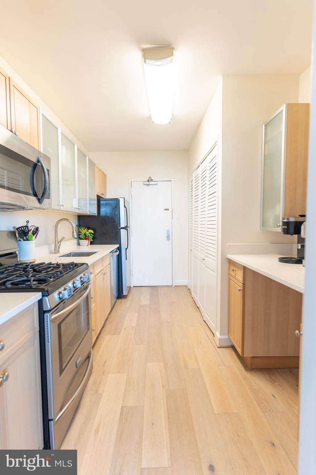 4141 North Henderson Road, Unit 1116 Arlington, VA 22203 - Photo 8 of 23