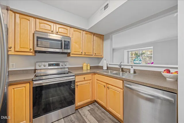 $370,000 | 1101 Parkridge Lane, Unit 107, Raleigh, NC 27605