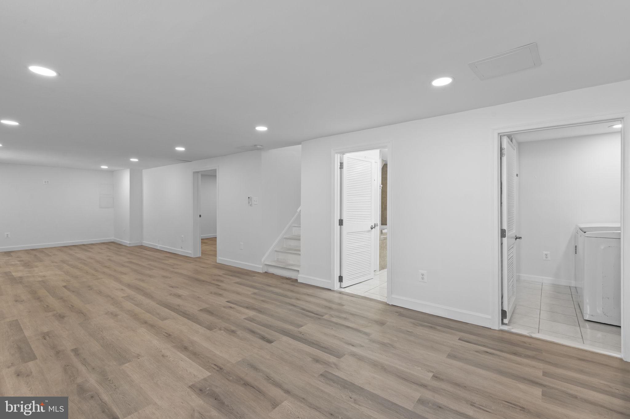 7212 Bay Front Road Baltimore, MD 21219 - Photo 21 of 37