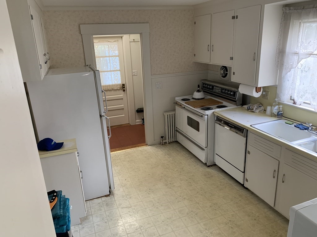 63 Florence Road Lowell, MA 01851 - Photo 22 of 42 Gallery Image 22