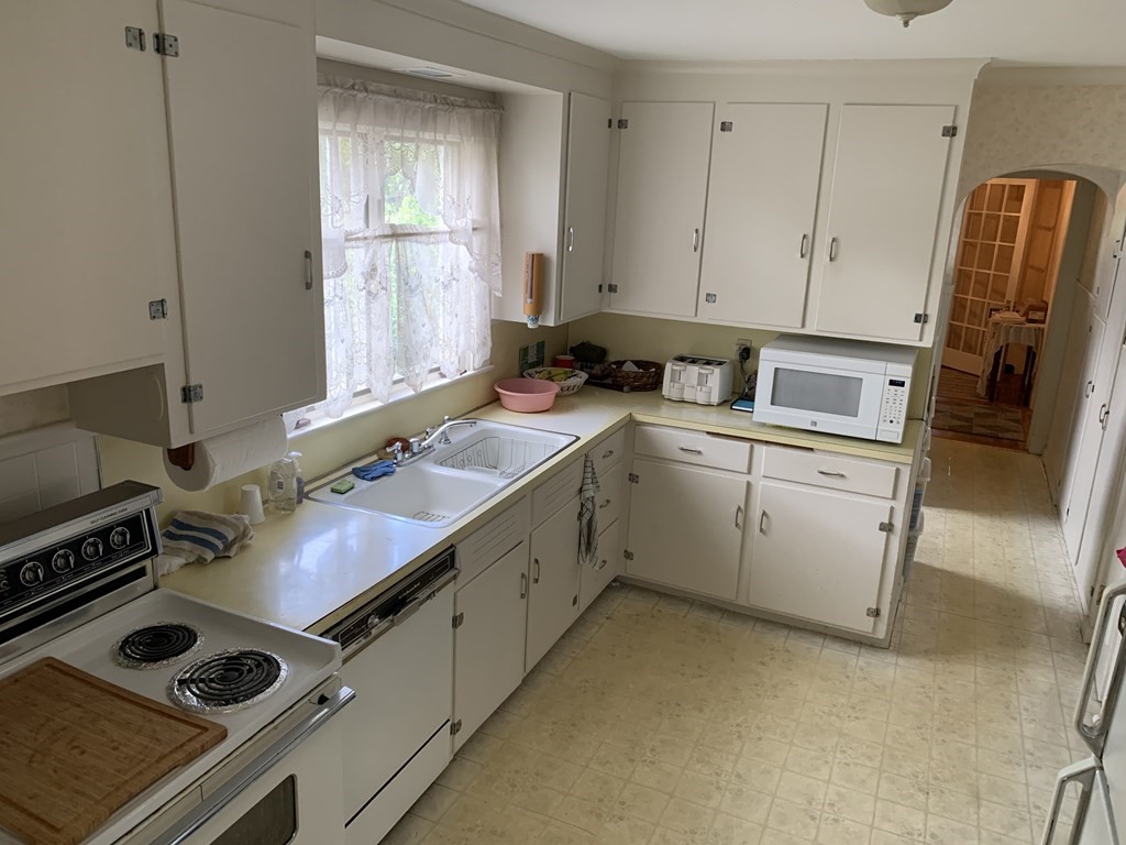 63 Florence Road Lowell, MA 01851 - Photo 23 of 42 Gallery Image 23