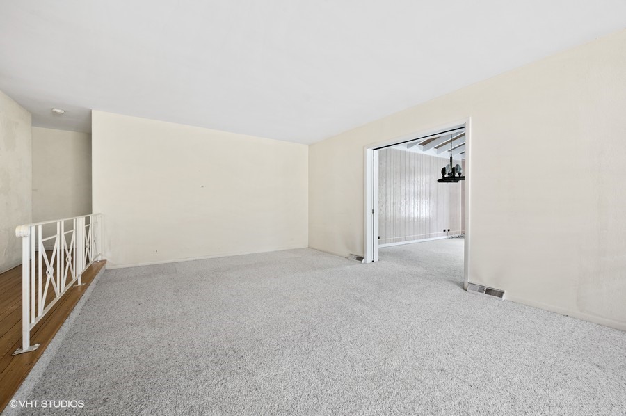 405 Locust Road Wilmette, IL 60091 - Photo 8 of 16 a view of an empty room