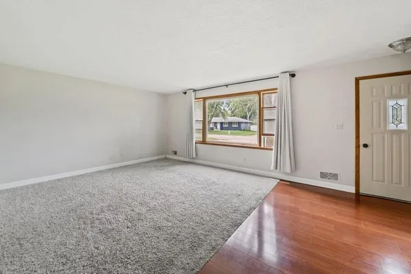 $1,995 | 237 Motel Avenue, Red Wing, MN 55066