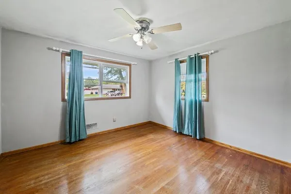 $1,995 | 237 Motel Avenue, Red Wing, MN 55066