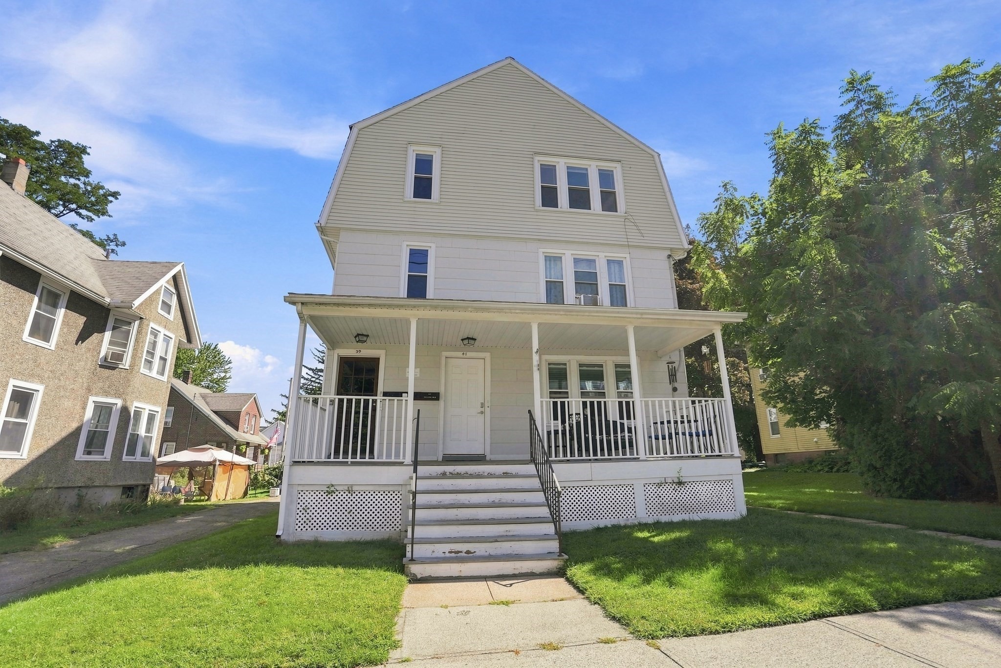 39 Bell Street Chicopee, MA 01013 - Photo 1 of 38 Gallery Image 1