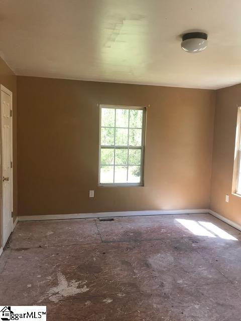 212 Stratford Road Greenville, SC 29605 - Photo 5 of 7 Gallery Image 5