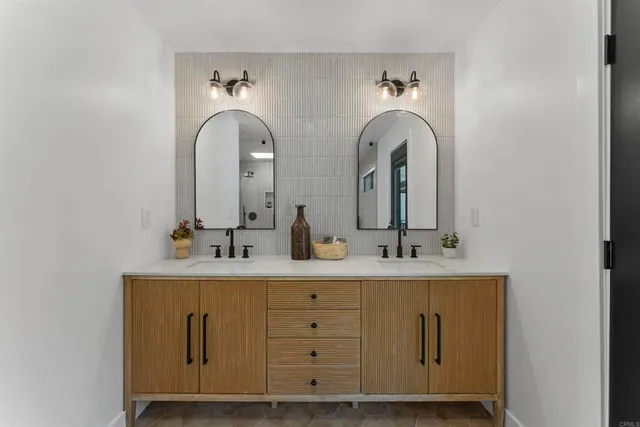 $2,899,000 | 5777 Desert View Drive, La Jolla, CA 92037