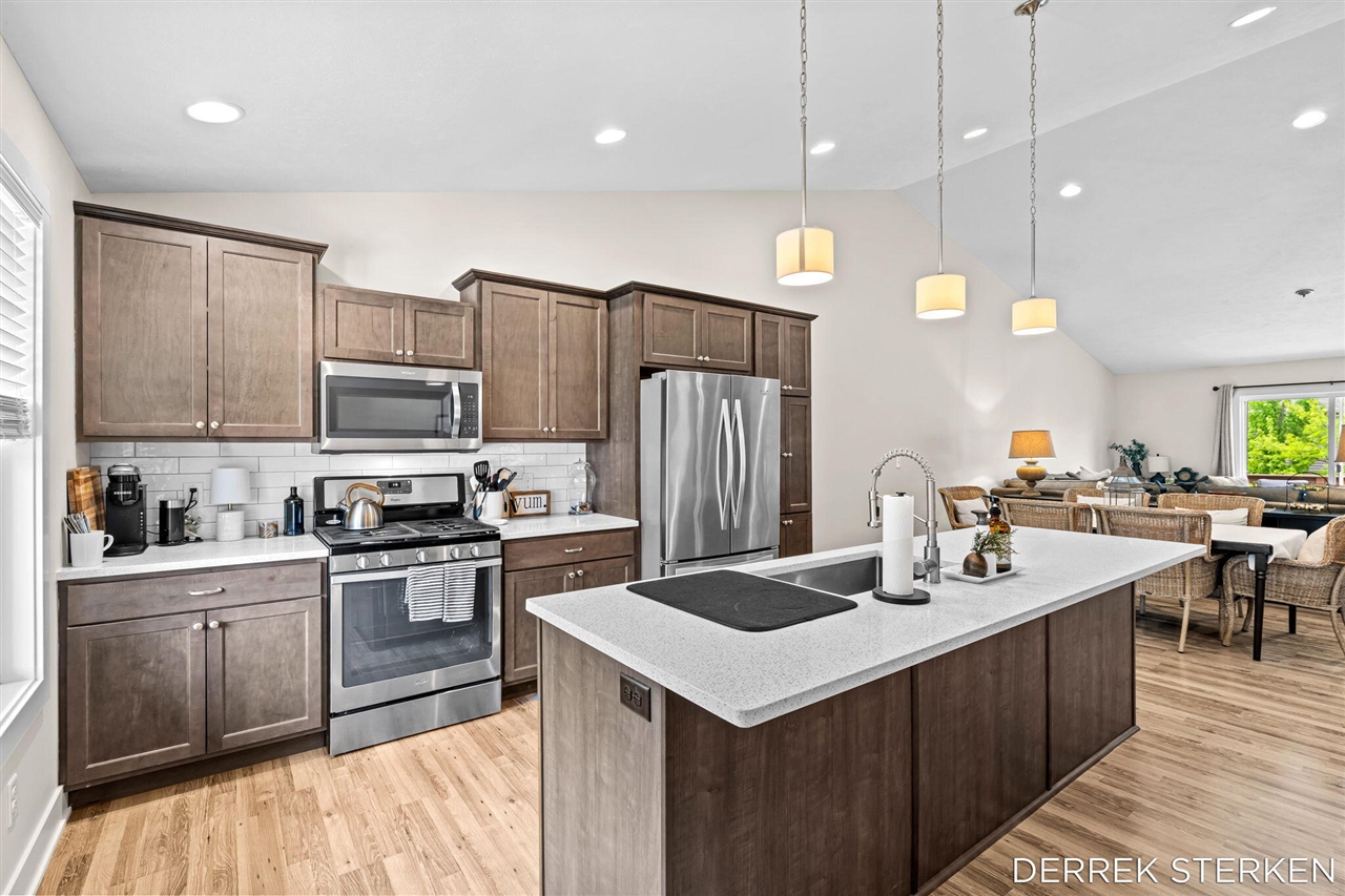 2983 Raspberry Lane Holland, MI 49424 - Photo 4 of 41