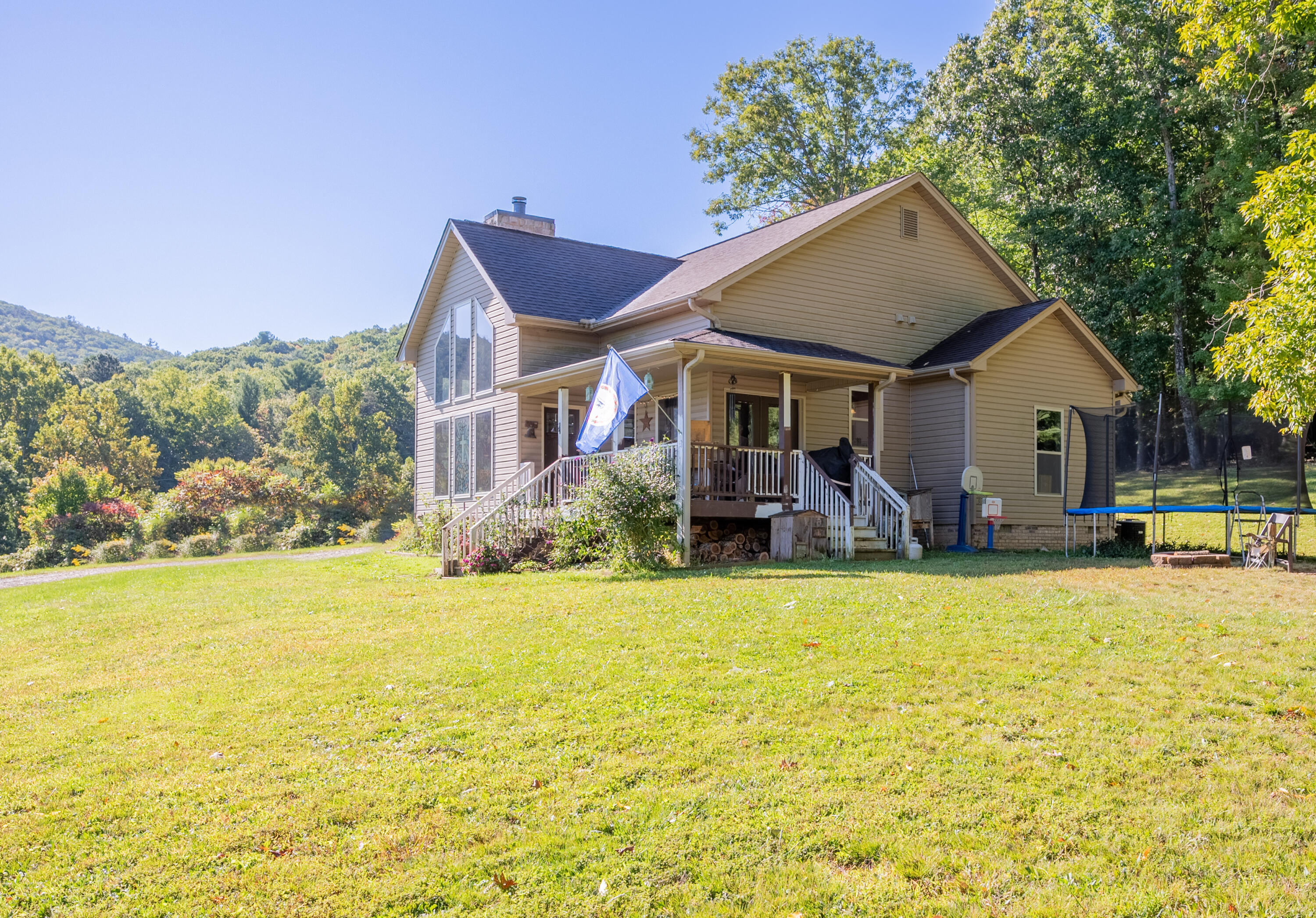 1352 Ridgeview Road Northwest Floyd, VA 24091 - Photo 4 of 65 floyd-3