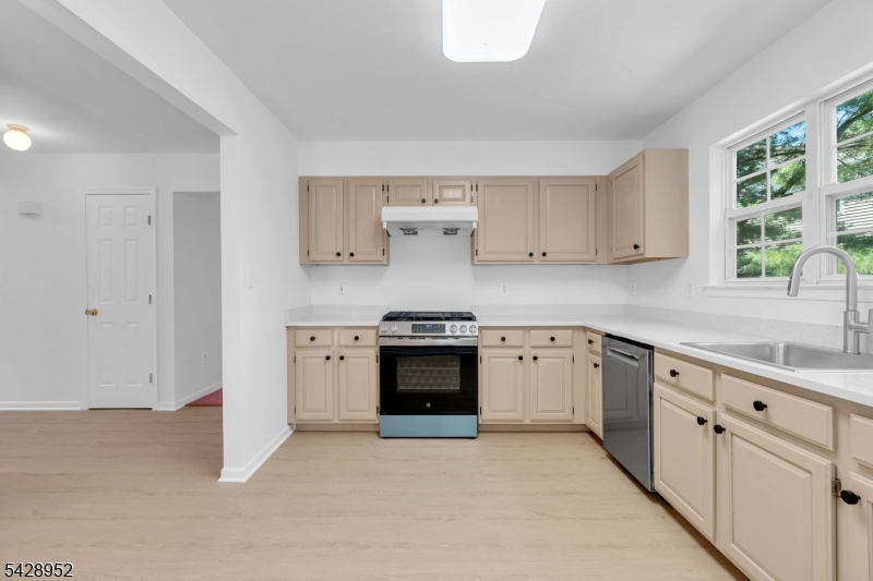 4 Leigh Road Hillsborough, NJ 08844 - Photo 14 of 50