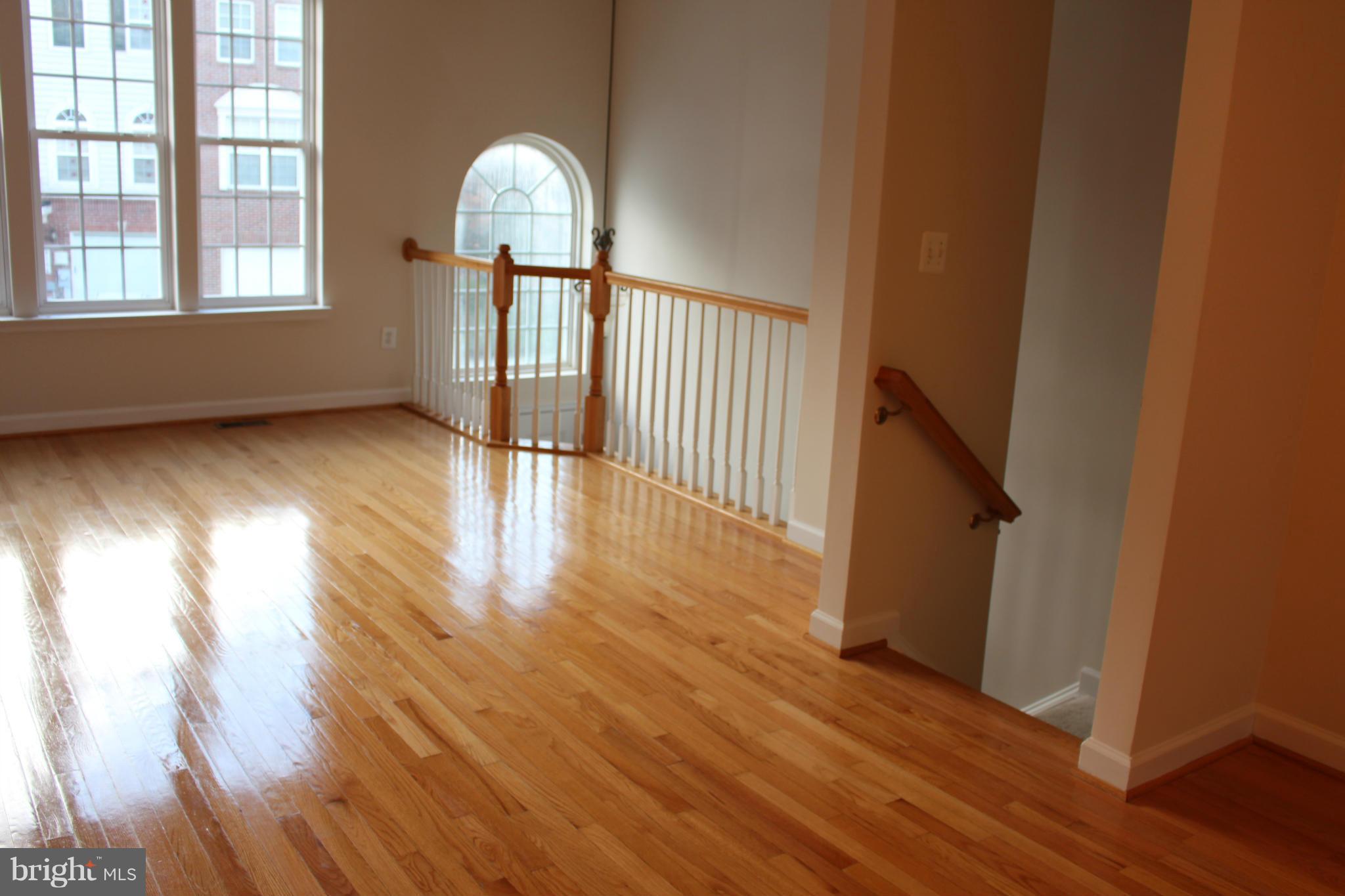 8161 Mississippi Road Laurel, MD 20724 - Photo 3 of 23 Living Room