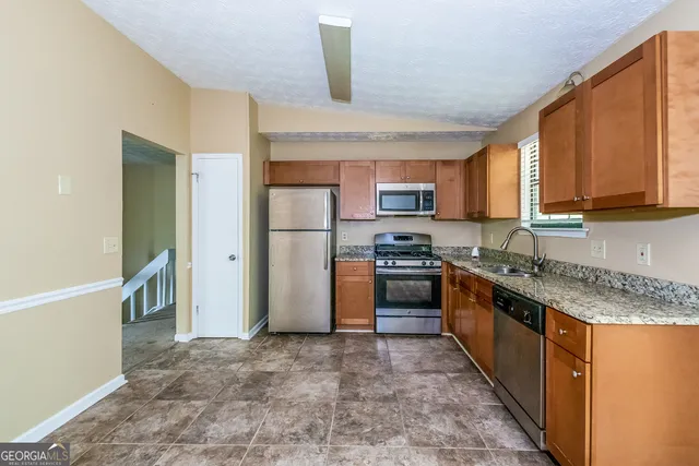 $1,670 | 1306 Muirforest Drive, Stone Mountain, GA 30088