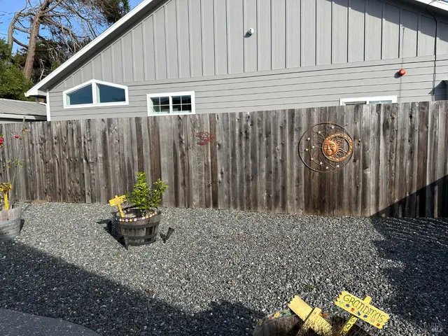 $669,000 | 131 Halsey Way, Fort Bragg, CA 95437