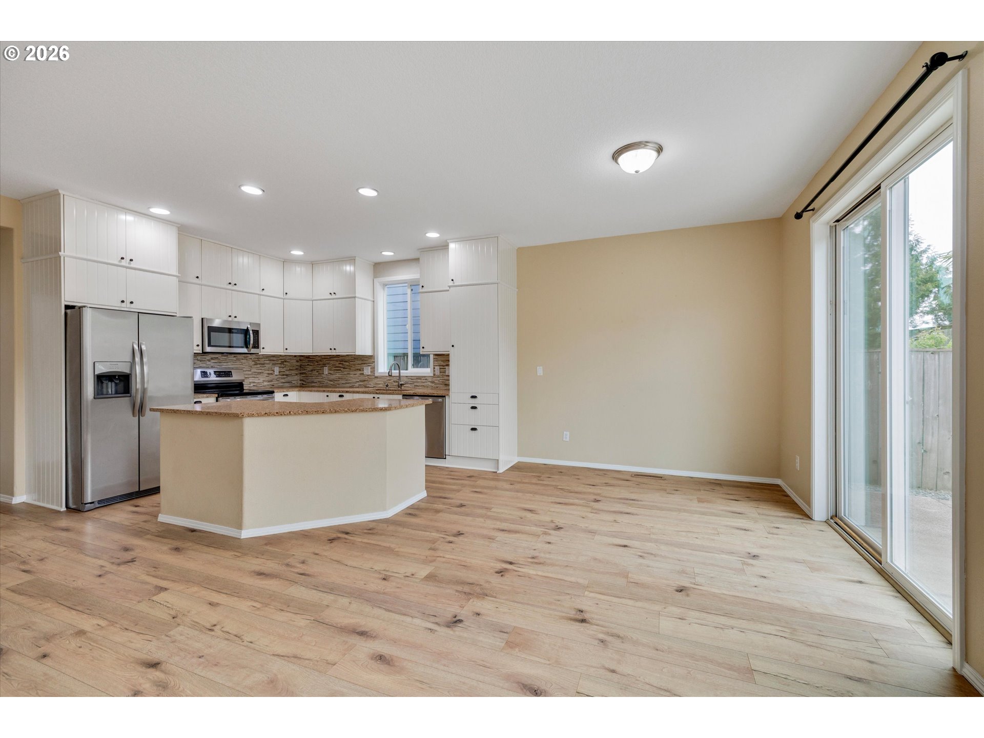 16809 Southeast Davidoff Way Damascus, OR 97089 - Photo 9 of 41 Kitchen/Nook