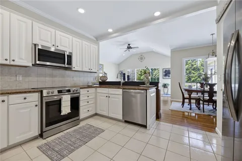 $1,250,000 | 25 Southern View Drive, Narragansett, RI 02882